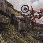 Action_KTM 300 EXC TPI MY2019_01